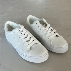 Classic White Women’s Sneakers